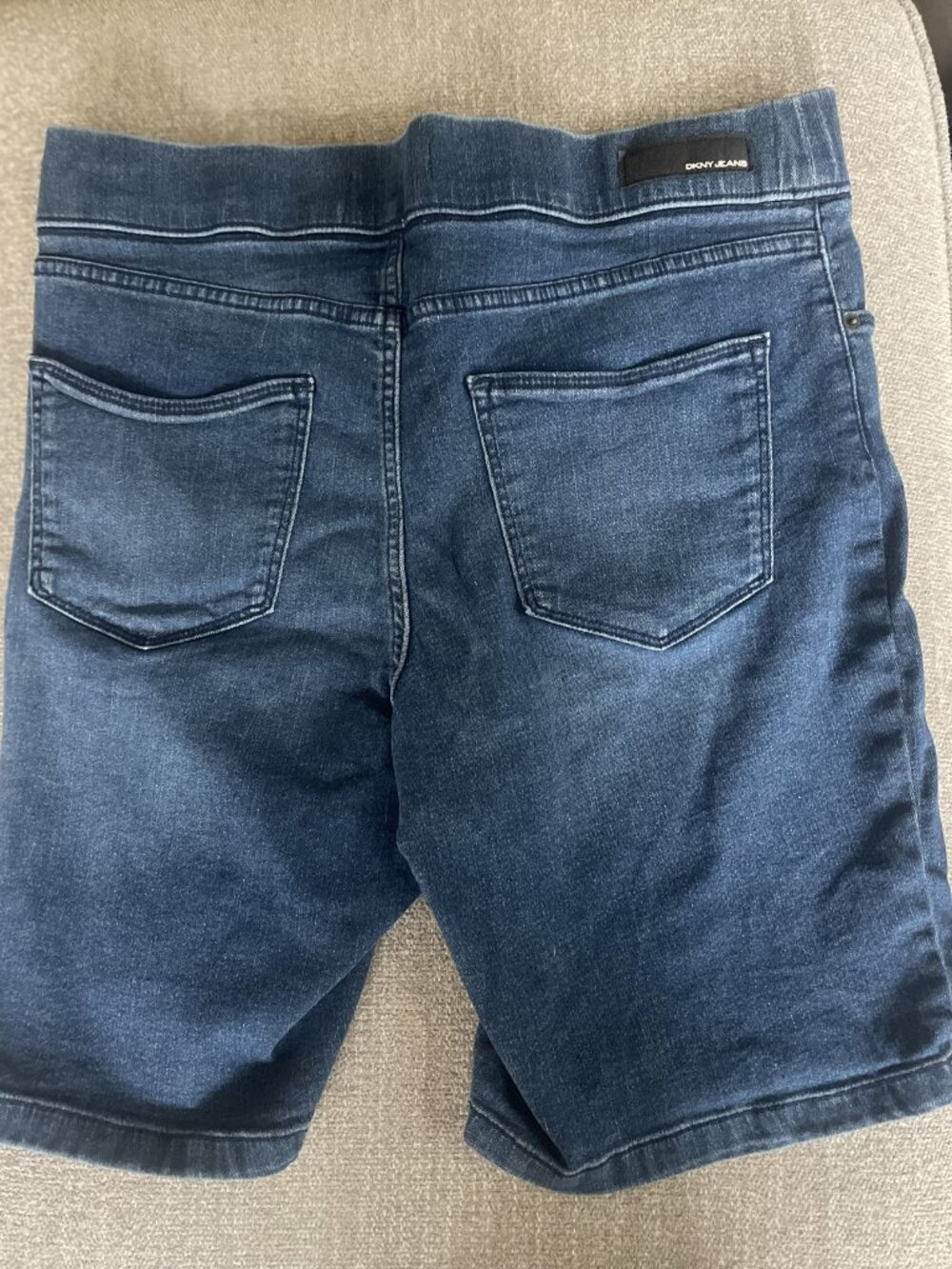 DKNY Stretch Denim Jean Shorts - L - Picture 2 of 3